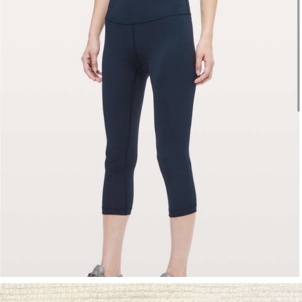 Women's Navy Cropped Leggings